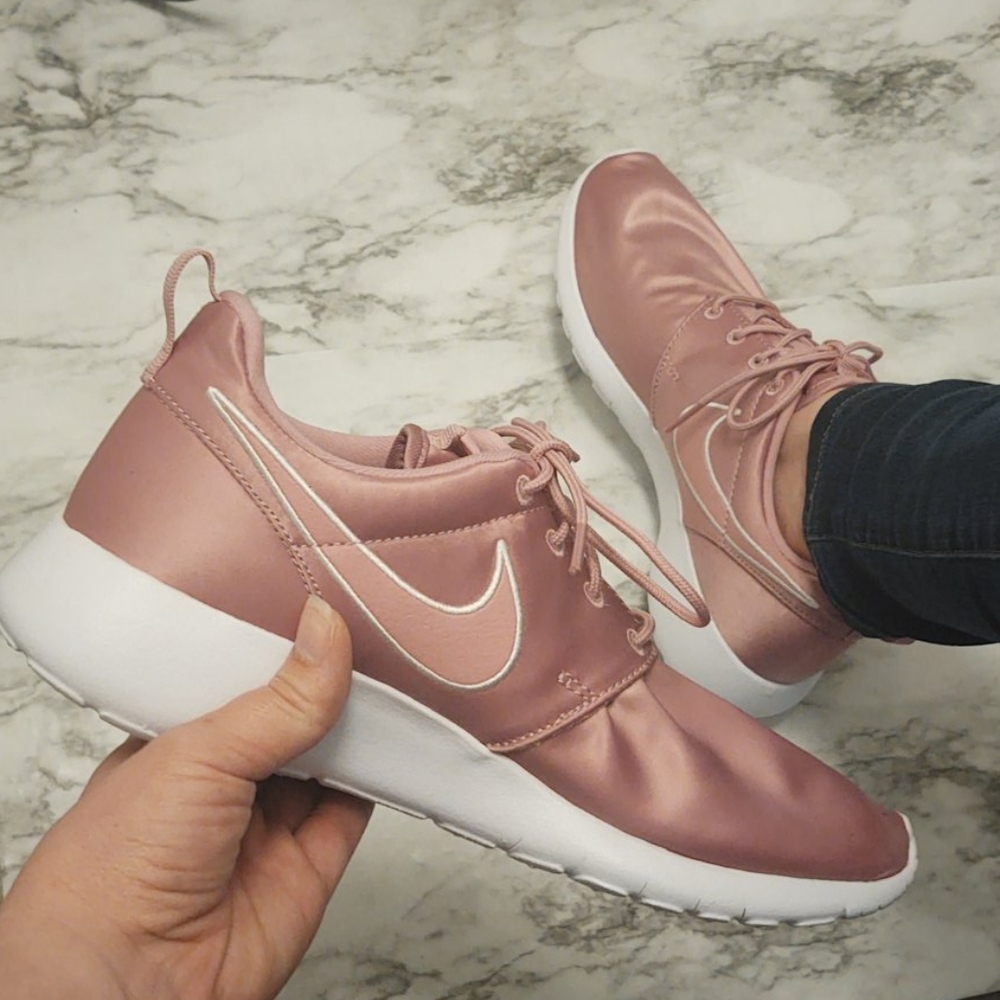 Nike Roshe One GS Element Pink